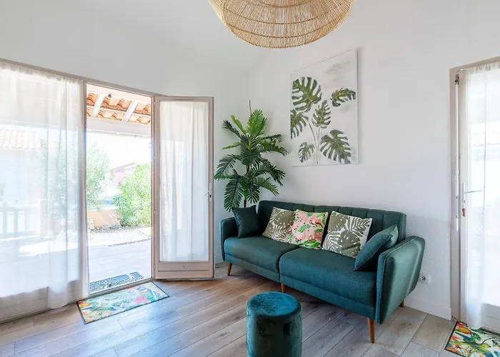 Gruissanne - Maison Avec Piscine, A 150m De La بيت للعطل