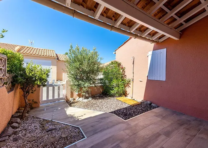 Gruissanne - Maison Avec Piscine, A 150m De La بيت للعطل